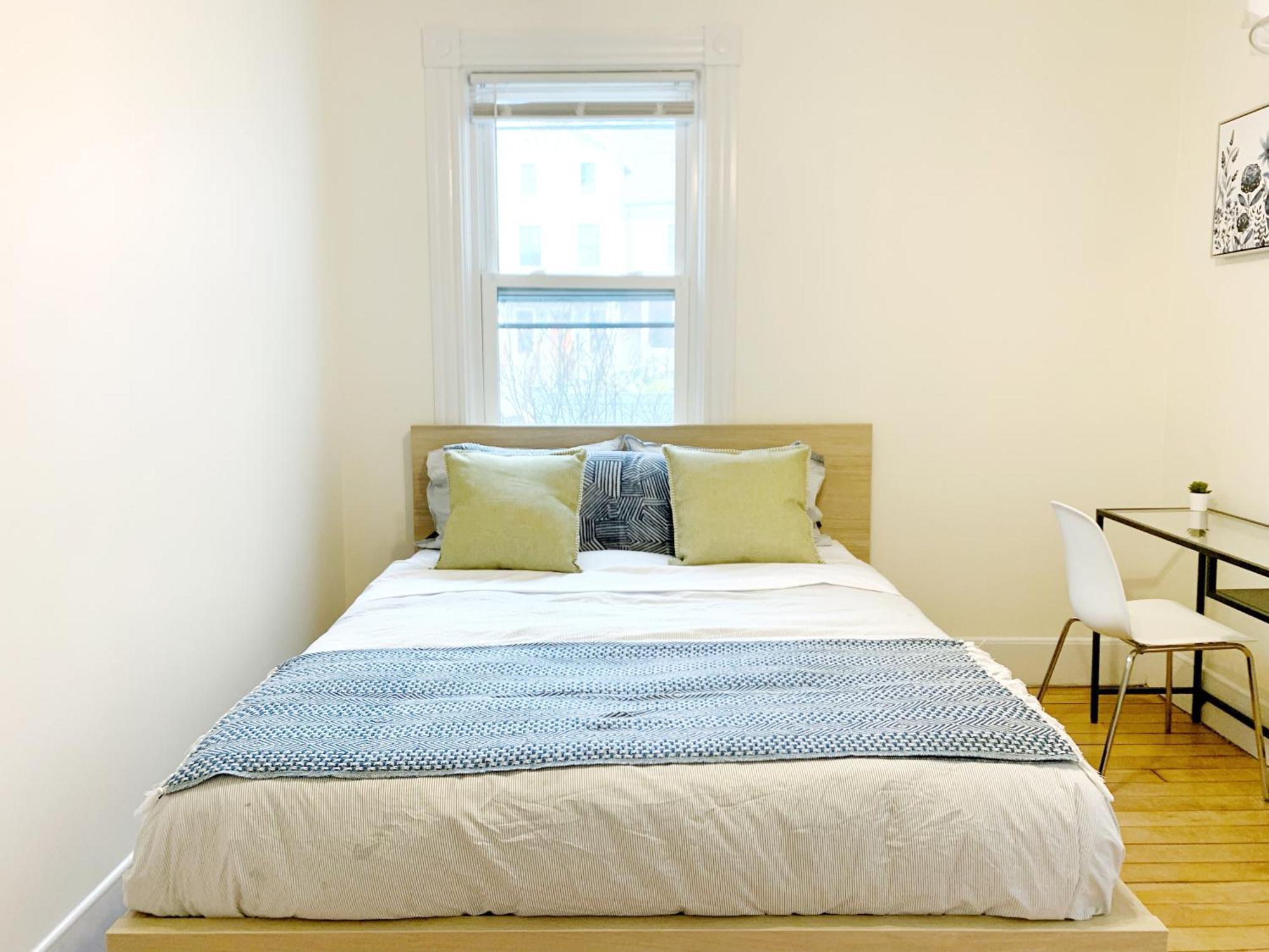 Best Location At Harvard University! 4 Bedroom Apartment! Two Units Available! Cambridge Exterior photo